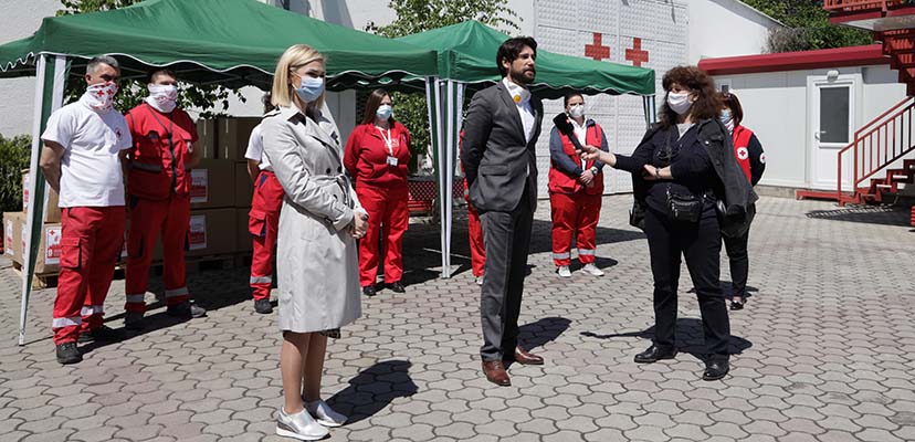 Donation-Red-Cross-The-Coca-Cola-Foundation-2